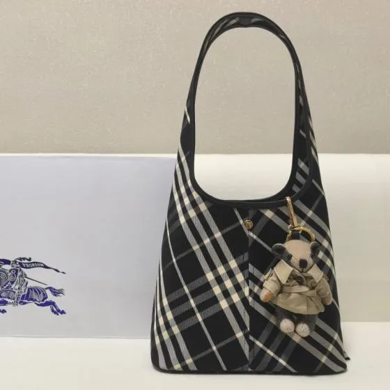 Burberry Black 25x18x10cm shoulder bag Top Quality Replica