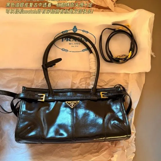 Prada Black 30x22x12cm shoulder bag Top Quality Replica