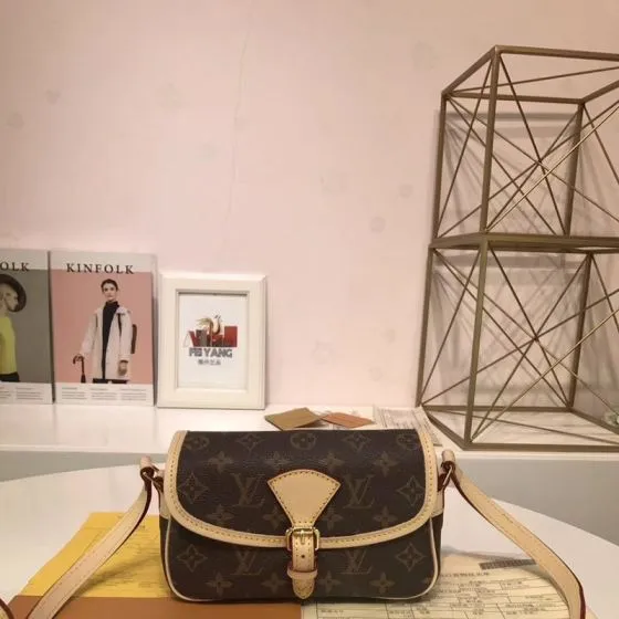 Louis Vuitton M42251 Monogram 20x13x8cm crossbody — Premium Replica