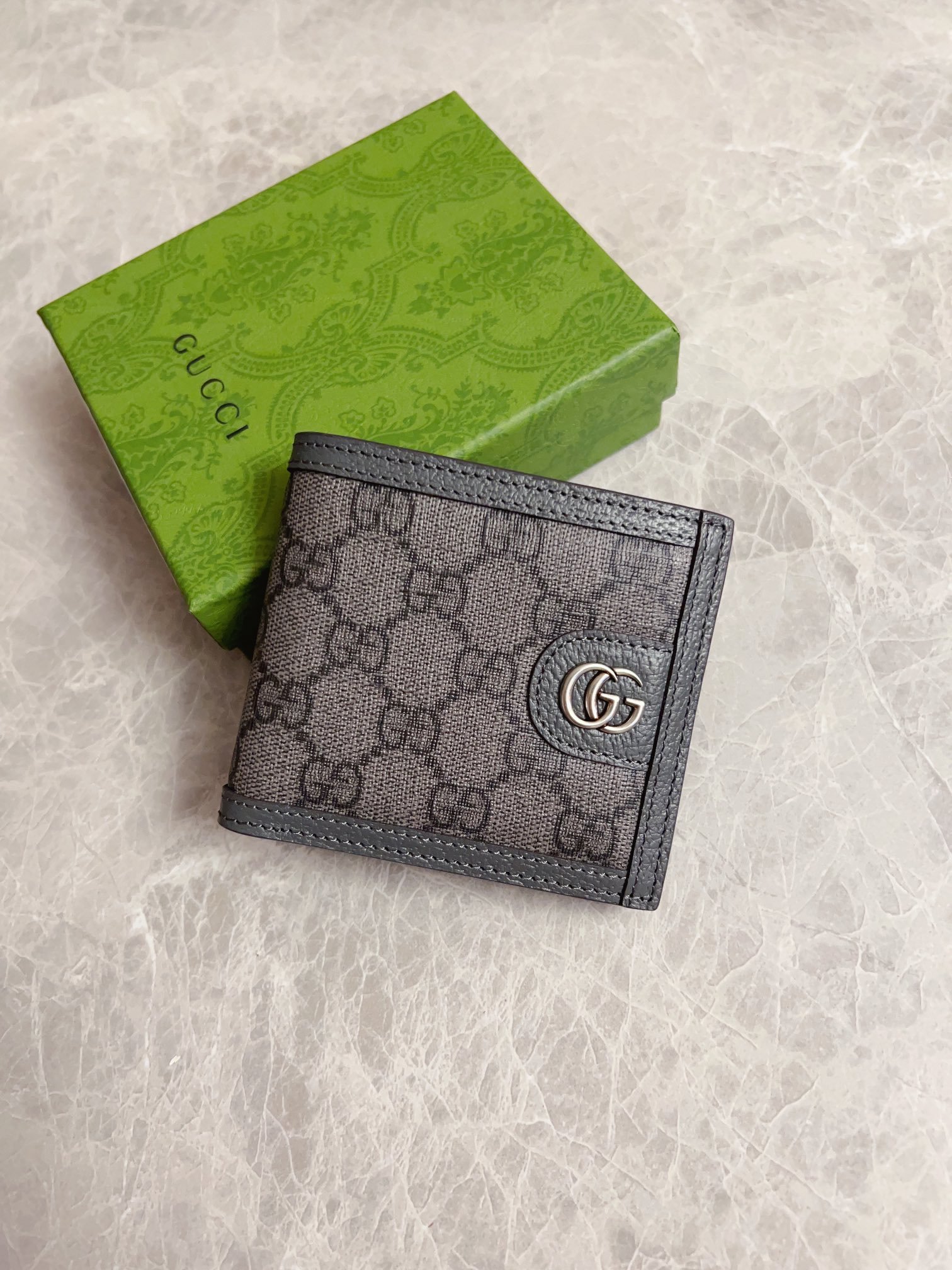 Gucci Ophidia GG Supreme Grey everyday