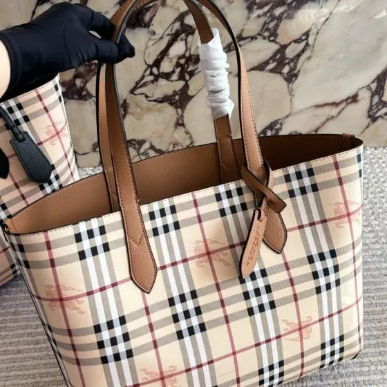 Burberry shoulder bag 1 1 Replica