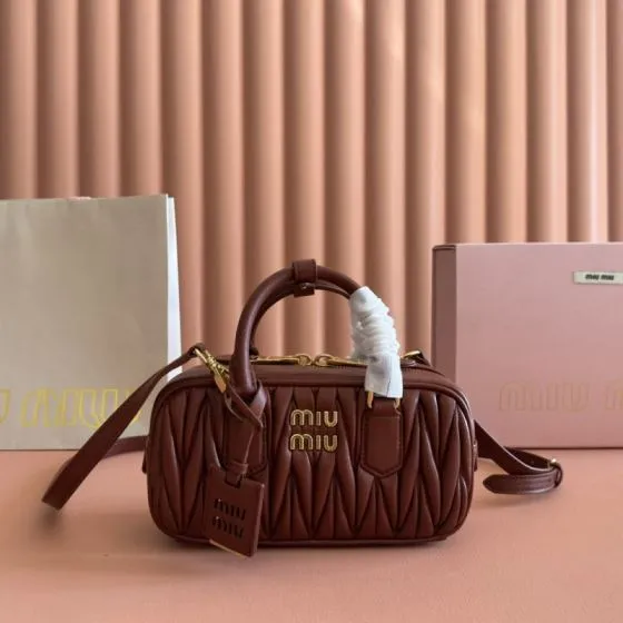 Miu Miu Brown 25x18x10cm shoulder bag AAA Quality Replica