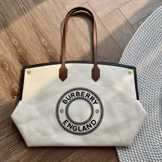 Burberry Black shoulder bag Top Quality Replica