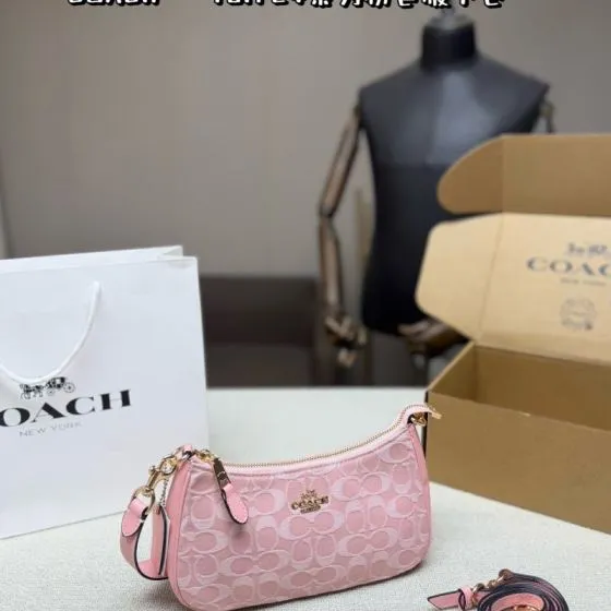 Coach Pink shoulder bag 1 1 Replica