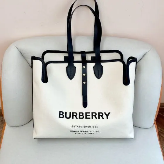 Burberry Black 40x30x16cm shoulder bag AAA Quality Replica