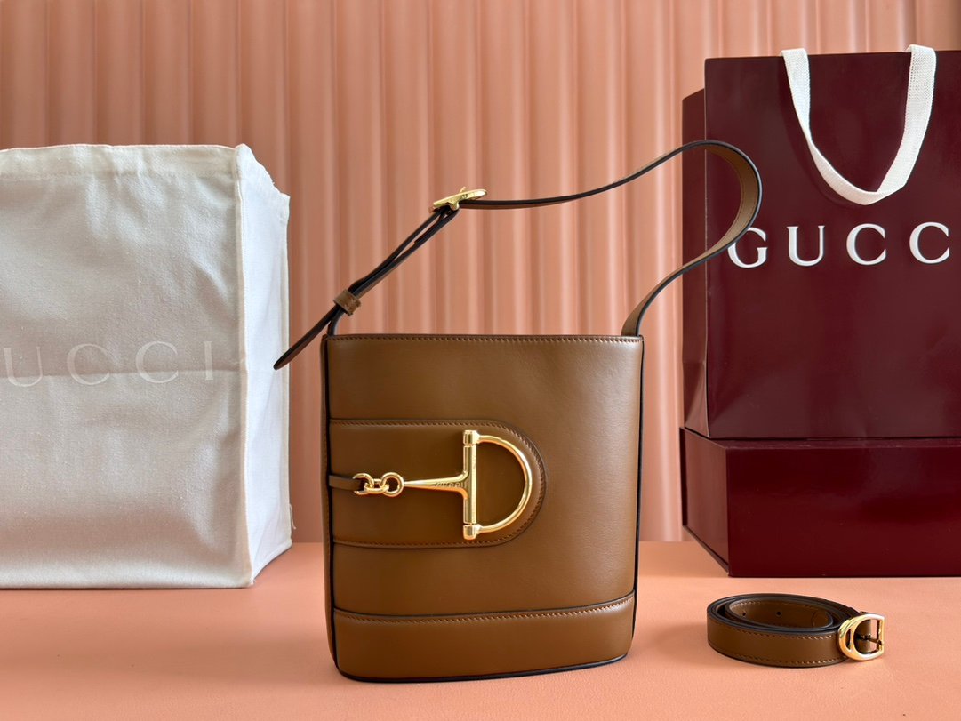 Gucci 73 Brown crossbody everyday