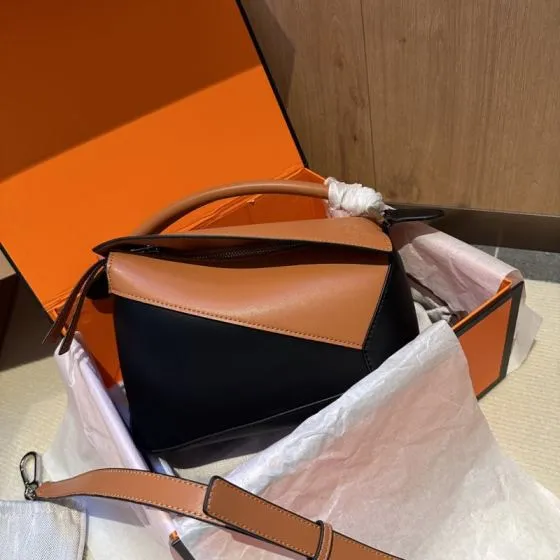 Loewe Calfskin 25x18x10cm shoulder bag Top Quality Replica