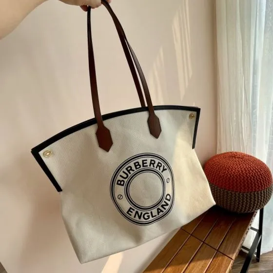 Burberry Brown 40x30x16cm shoulder bag Top Quality Replica