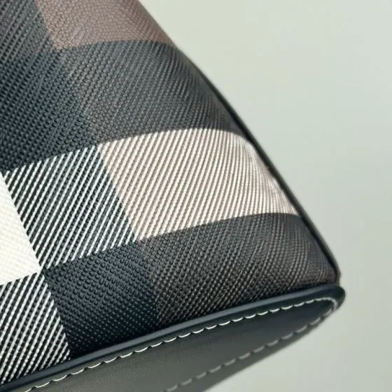 Burberry Calfskin shoulder bag Premium Replica