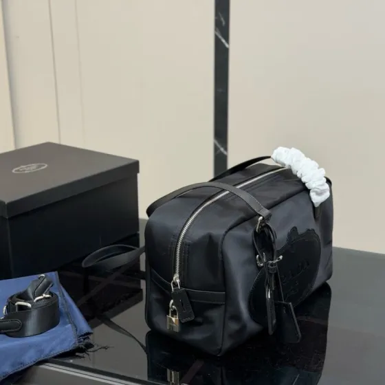 Prada Black shoulder bag AAA Quality Replica