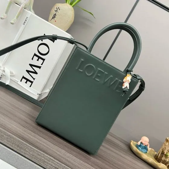 Loewe Green 25x18x10cm shoulder bag 1 1 Replica