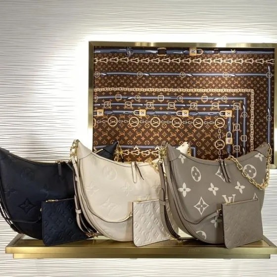Louis Vuitton Loop Hobo Cream shoulder 1 1 Replica