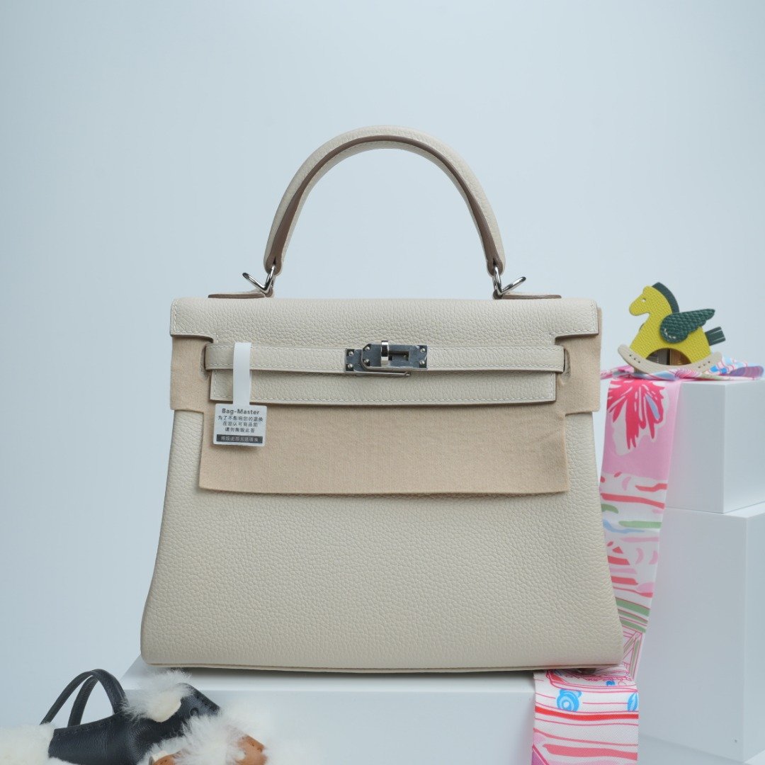 Hermes Kelly Cream shoulder everyday