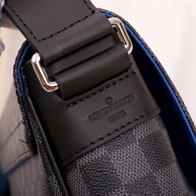 Louis Vuitton District N42405 Damier Graphite 22 25 8 crossbody — 1:1 Replica
