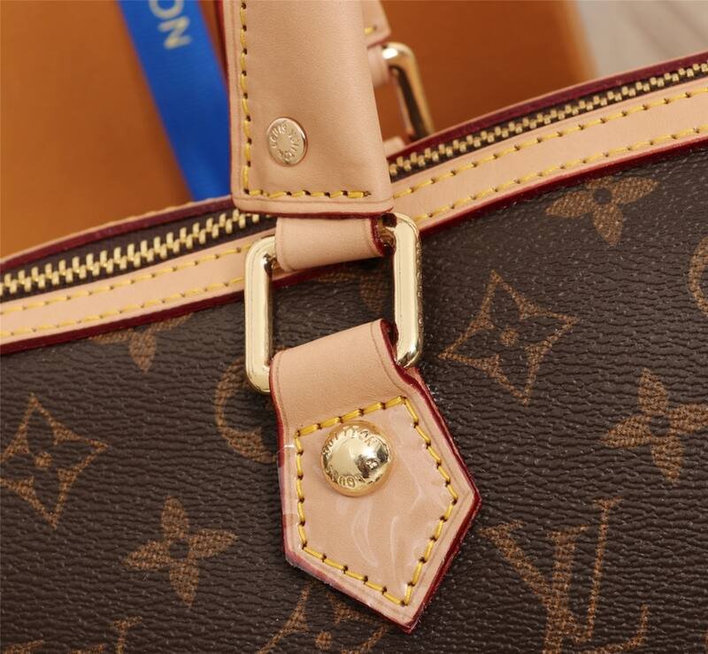 Louis Vuitton Retiro Monogram 33 x shoulder — 1:1 Replica
