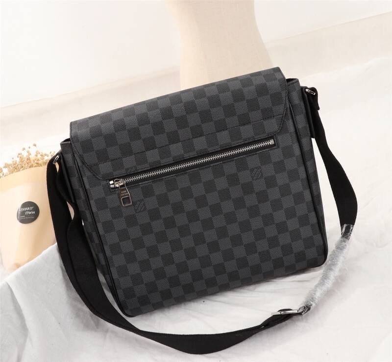 Louis Vuitton Damier Graphite 33x27x9cm crossbody — Top Quality Replica