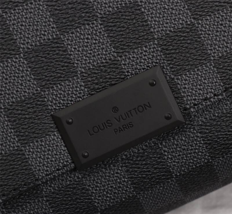 Louis Vuitton Damier Graphite 33x27x9cm crossbody — Top Quality Replica