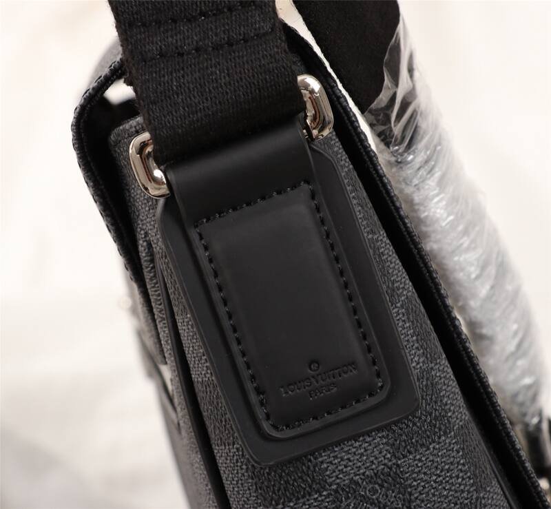 Louis Vuitton Damier Graphite 33x27x9cm crossbody — Top Quality Replica