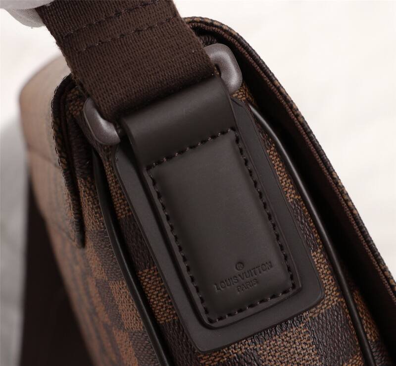 Louis Vuitton Damier Ebene 27x23x8cm crossbody — Premium Replica