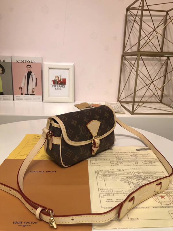 Louis Vuitton M42251 Monogram 20x13x8cm crossbody — Premium Replica