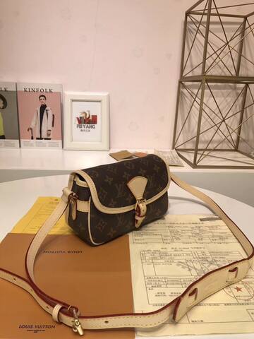 Louis Vuitton M42251 Monogram 20x13x8cm crossbody Premium Replica