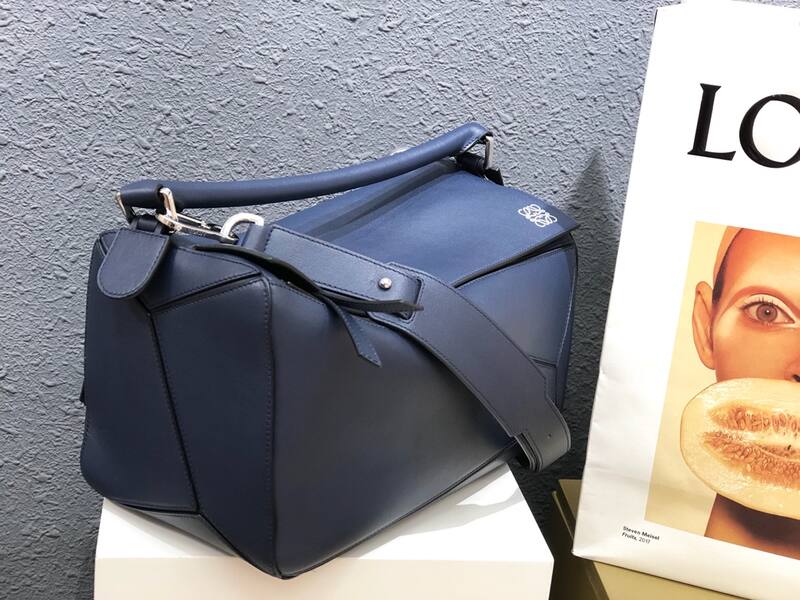 Loewe Blue 40x30x16cm shoulder bag — Premium Replica