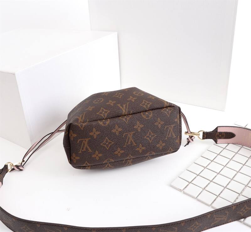 Louis Vuitton M43445 Monogram 20x20x8cm crossbody — 1:1 Replica
