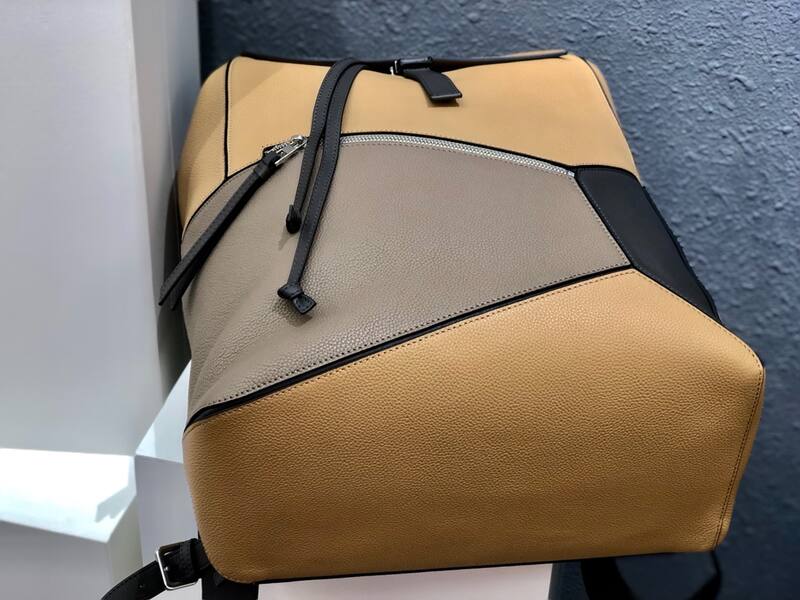 Loewe Black shoulder bag — Top Quality Replica