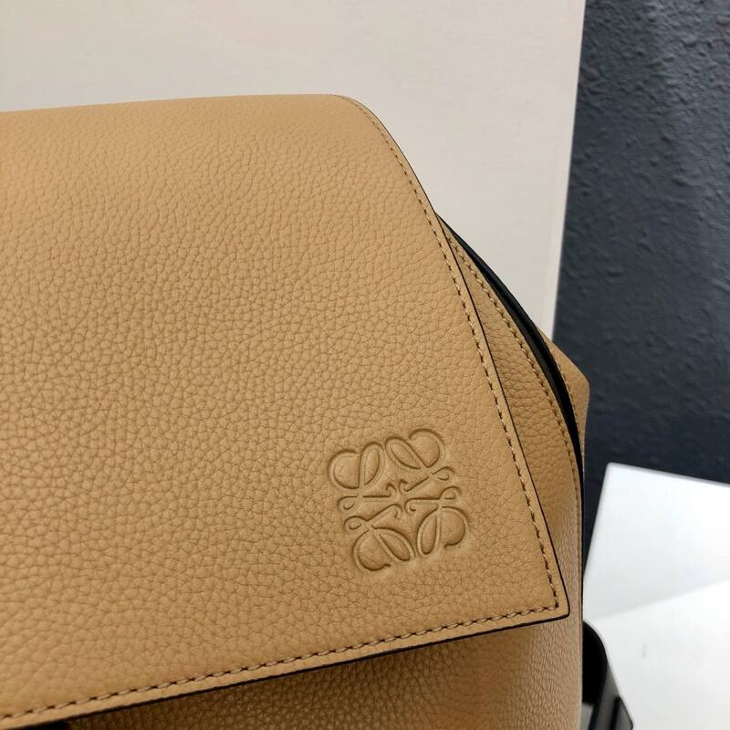 Loewe Black shoulder bag — Top Quality Replica
