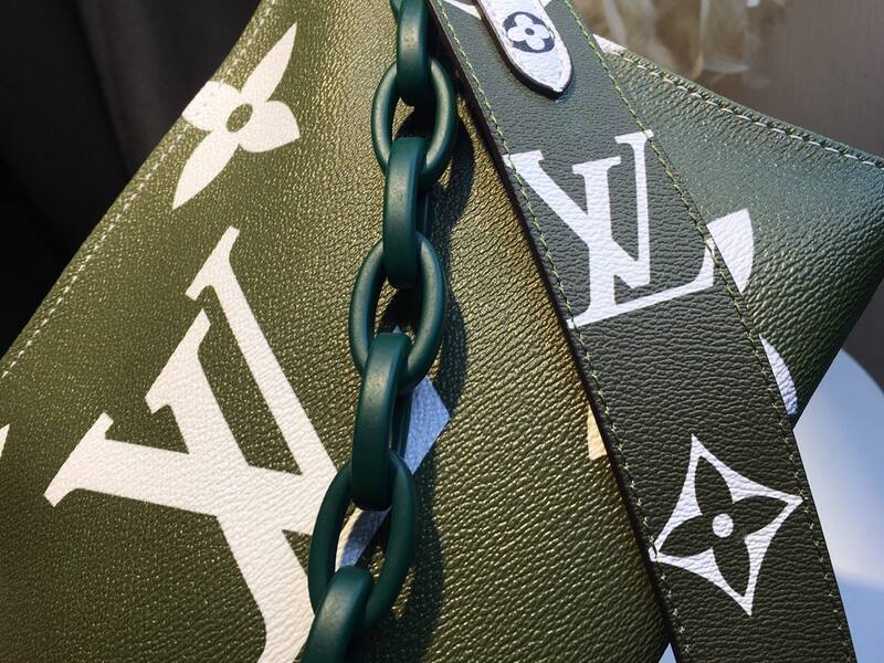 Louis Vuitton M47542 Khaki Green Monogram 25x20x5cm shoulder — 1:1 Replica