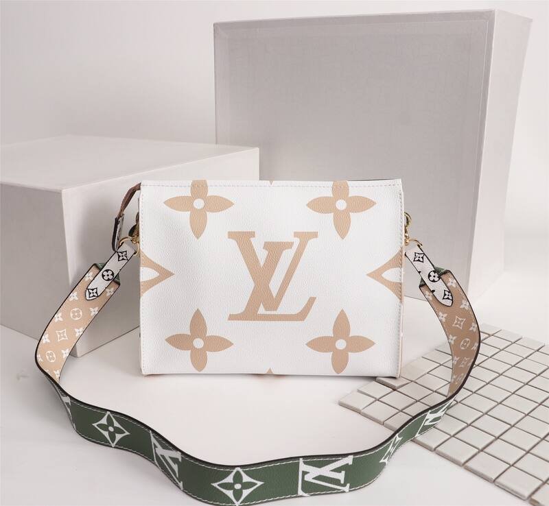 Louis Vuitton Green and Beige Monogram Floral W25H20D5 crossbody — 1:1 Replica