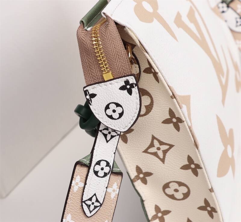 Louis Vuitton Green and Beige Monogram Floral W25H20D5 crossbody — 1:1 Replica