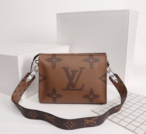 Louis Vuitton Monogram Brown W25H20D5 crossbody 1 1 Replica