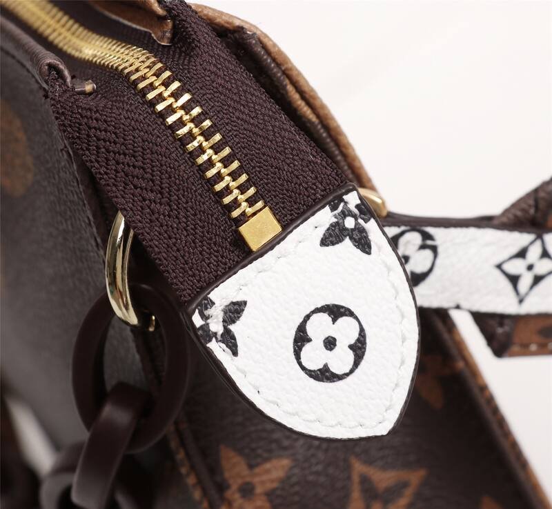 Louis Vuitton Monogram Brown W25H20D5 crossbody — 1:1 Replica