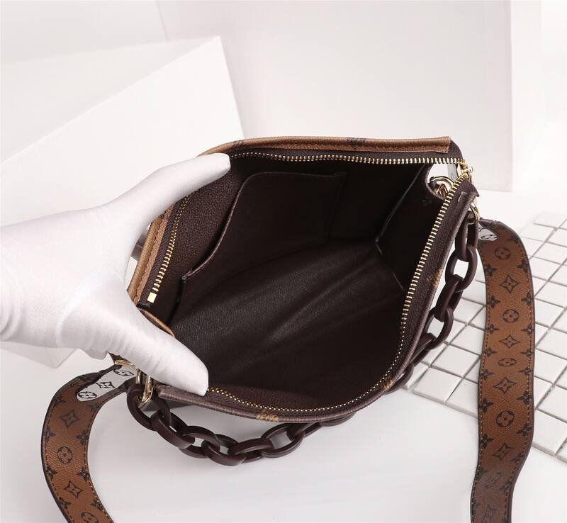 Louis Vuitton Monogram Brown W25H20D5 crossbody — 1:1 Replica