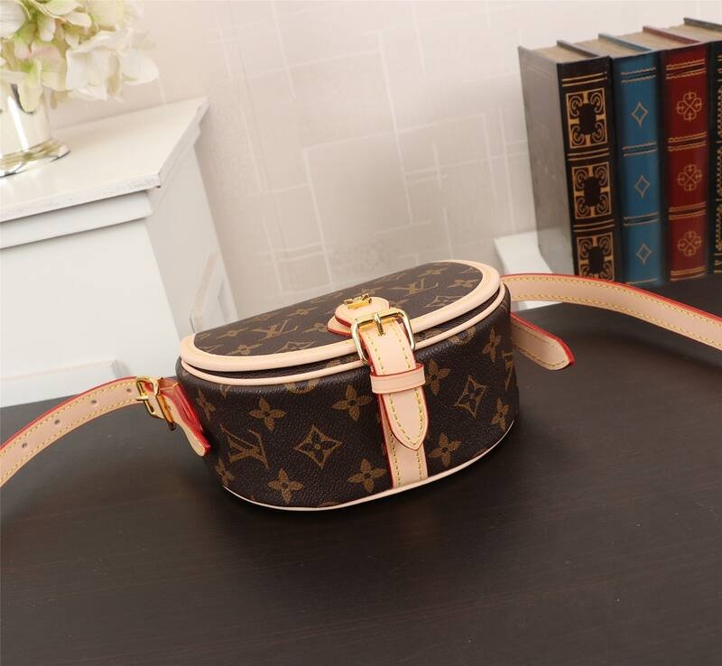 Louis Vuitton Monogram crossbody — 1:1 Replica