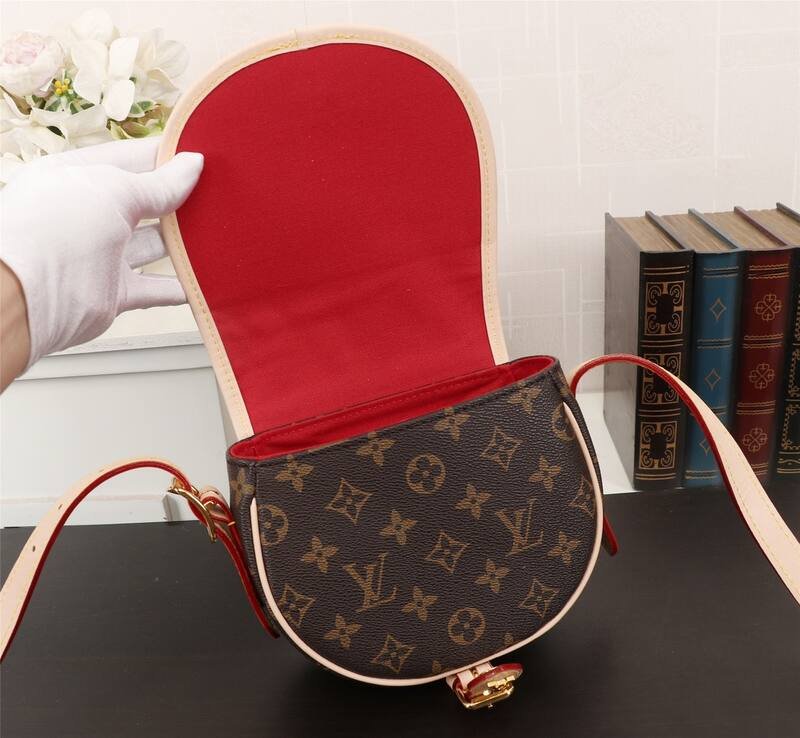Louis Vuitton Monogram crossbody — 1:1 Replica