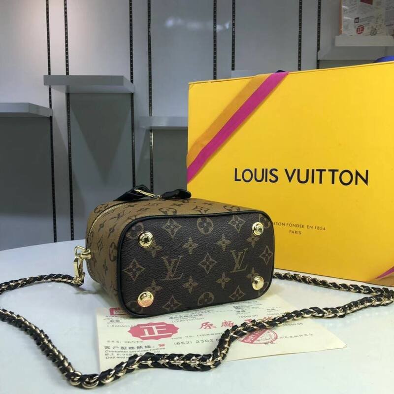 Louis Vuitton Vanity PM Reverse Monogram PM crossbody — Premium Replica
