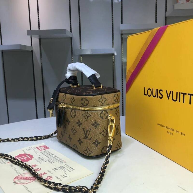 Louis Vuitton Vanity PM Reverse Monogram PM crossbody — Premium Replica