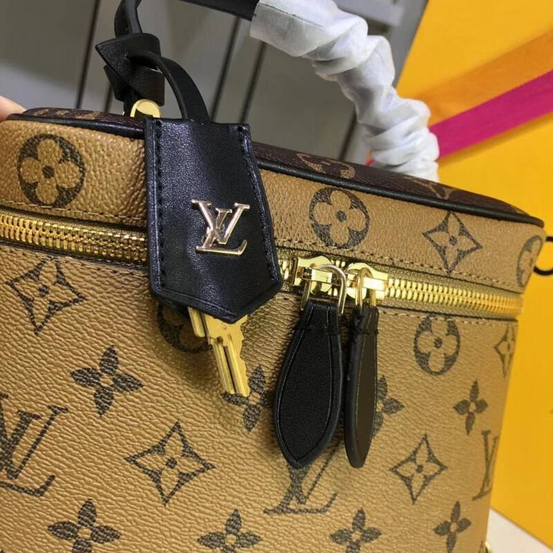 Louis Vuitton Vanity PM Reverse Monogram PM crossbody — Premium Replica