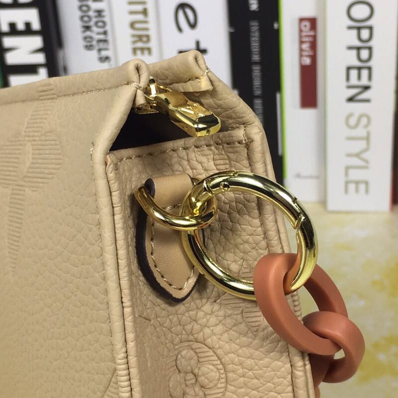 Louis Vuitton M47542 Beige Monogram Empreinte 25-20-5 crossbody — Premium Replica