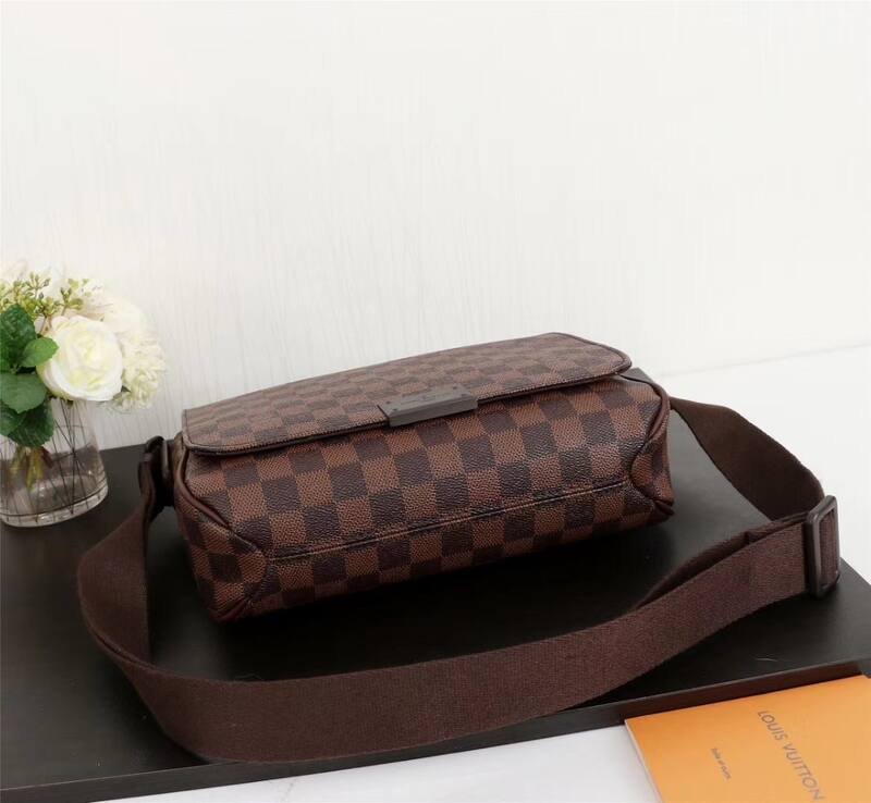 Louis Vuitton Damier Ebene 27 23 8 crossbody — Premium Replica
