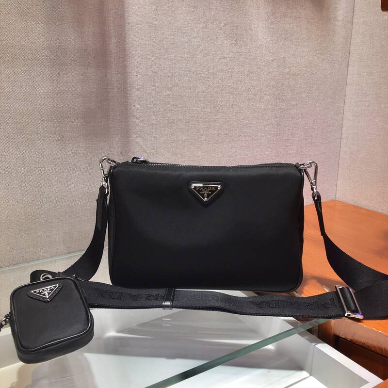 Prada Re-Edition Black shoulder bag — AAA Quality Replica