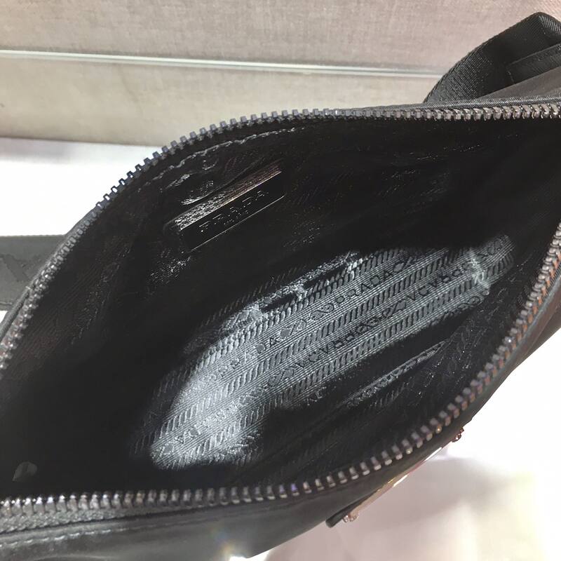 Prada Re-Edition Black shoulder bag — AAA Quality Replica