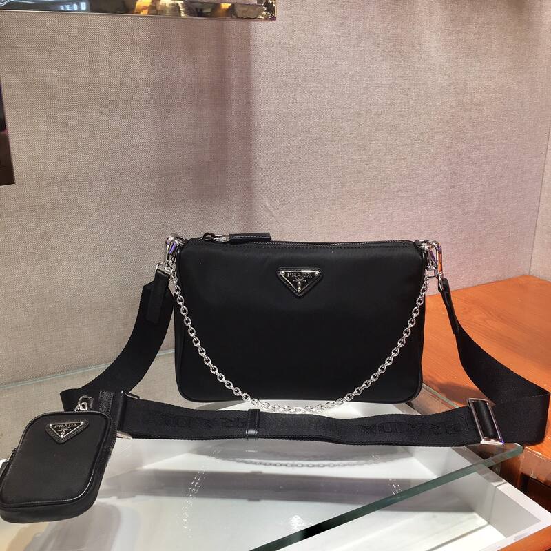 Prada Re-Edition Black shoulder bag — AAA Quality Replica