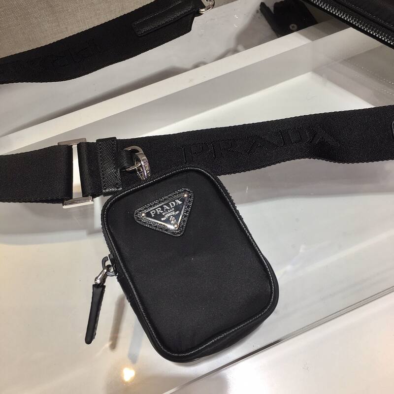 Prada Re-Edition Black shoulder bag — AAA Quality Replica