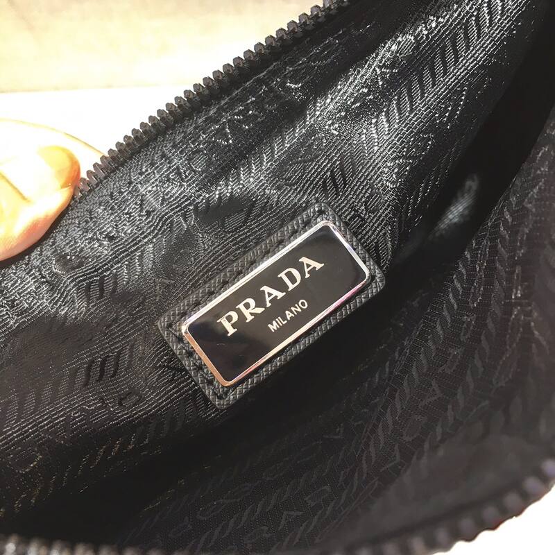 Prada Re-Edition Black shoulder bag — AAA Quality Replica