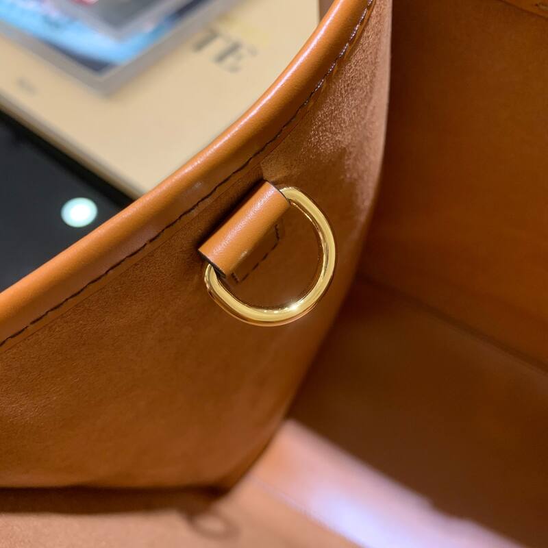 Fendi Brown 30x22x12cm shoulder bag — AAA Quality Replica