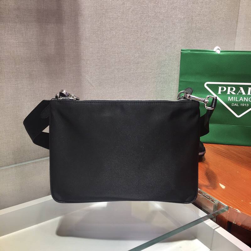Prada Re-Edition Black shoulder bag — AAA Quality Replica