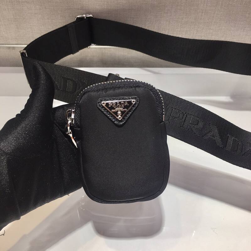 Prada Re-Edition Black shoulder bag — AAA Quality Replica